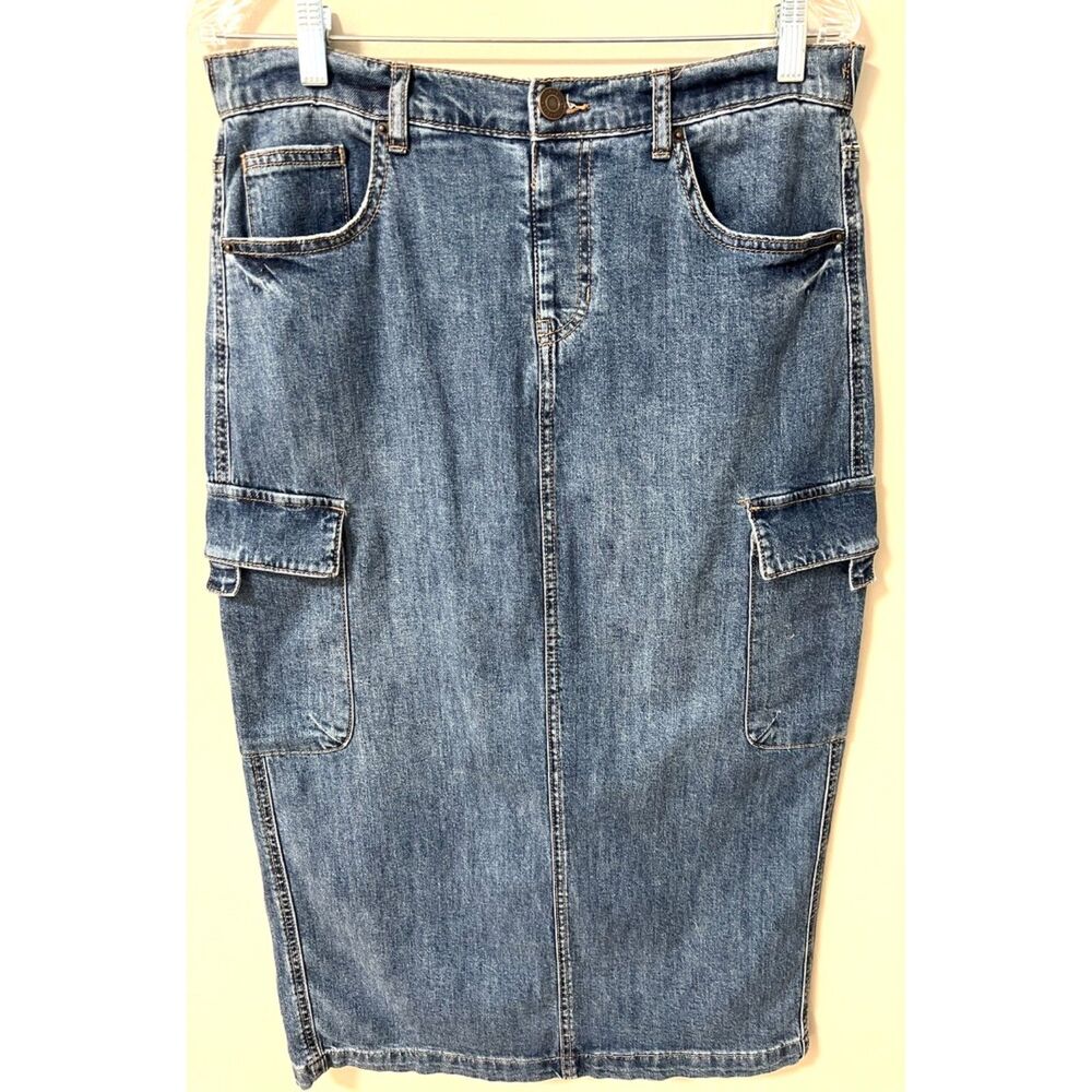 Stitch Star cargo denim skirt. Size M.